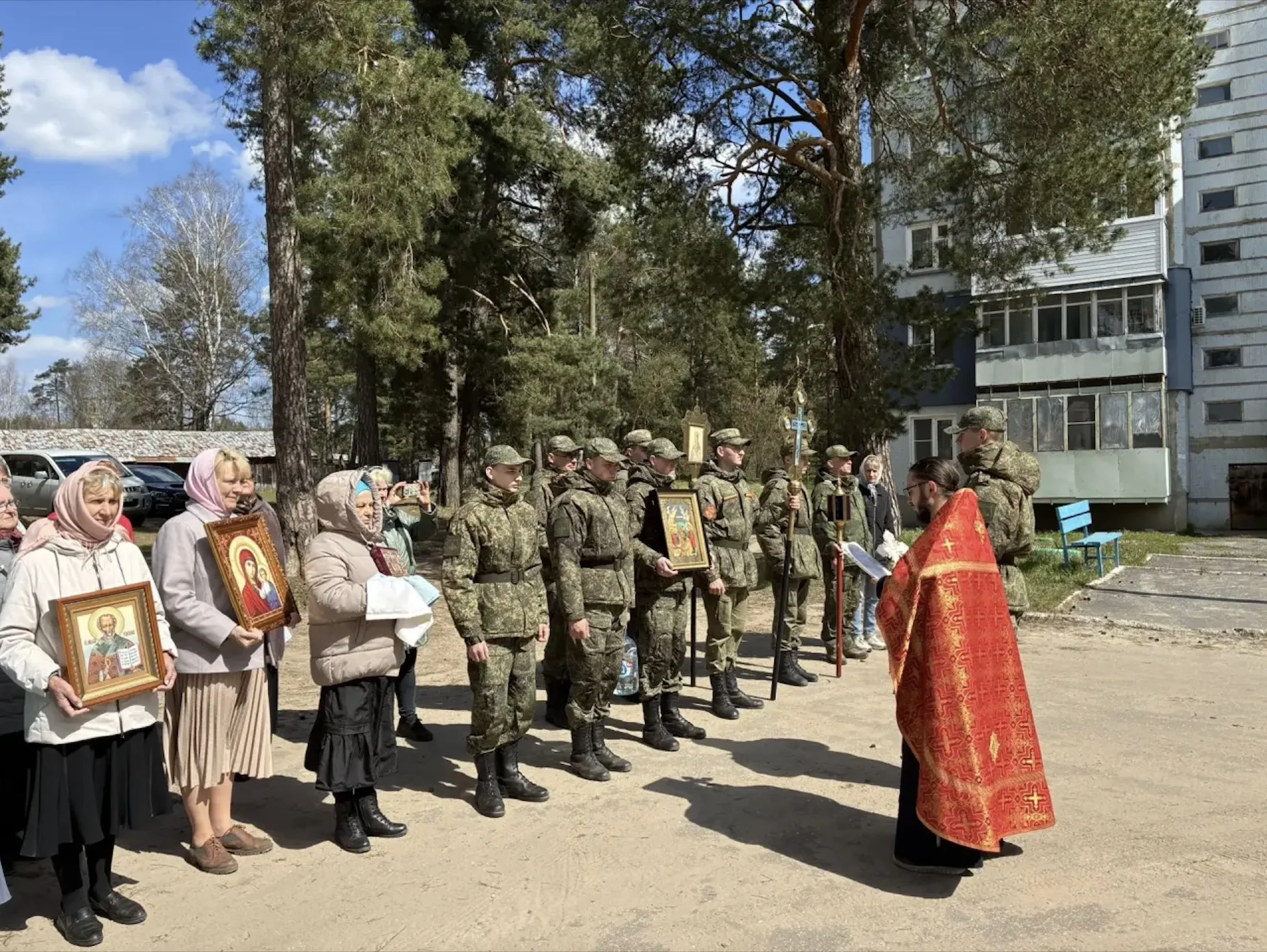 Крестный ход с молитвой о мире