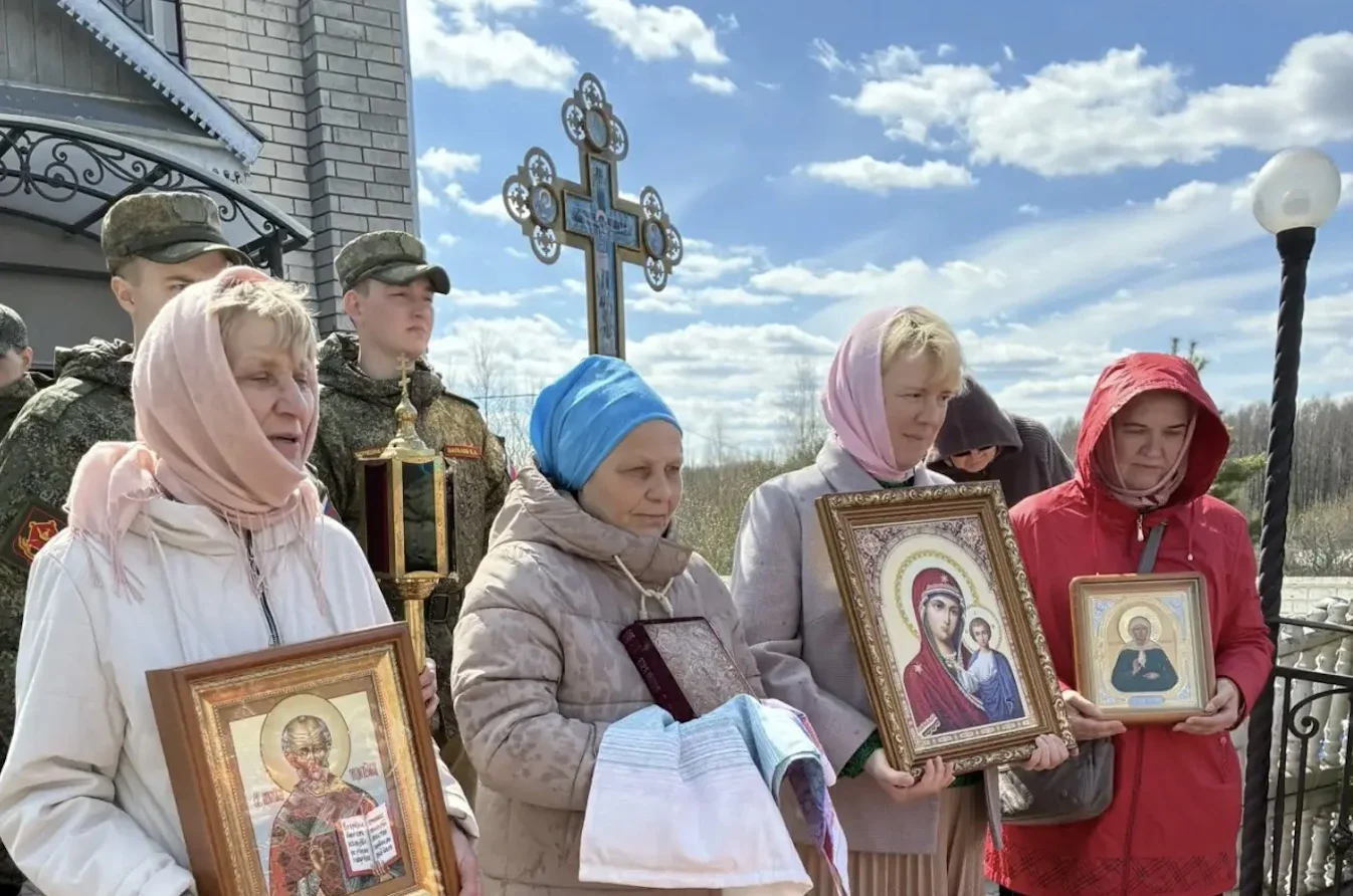 Крестный ход с молитвой о мире