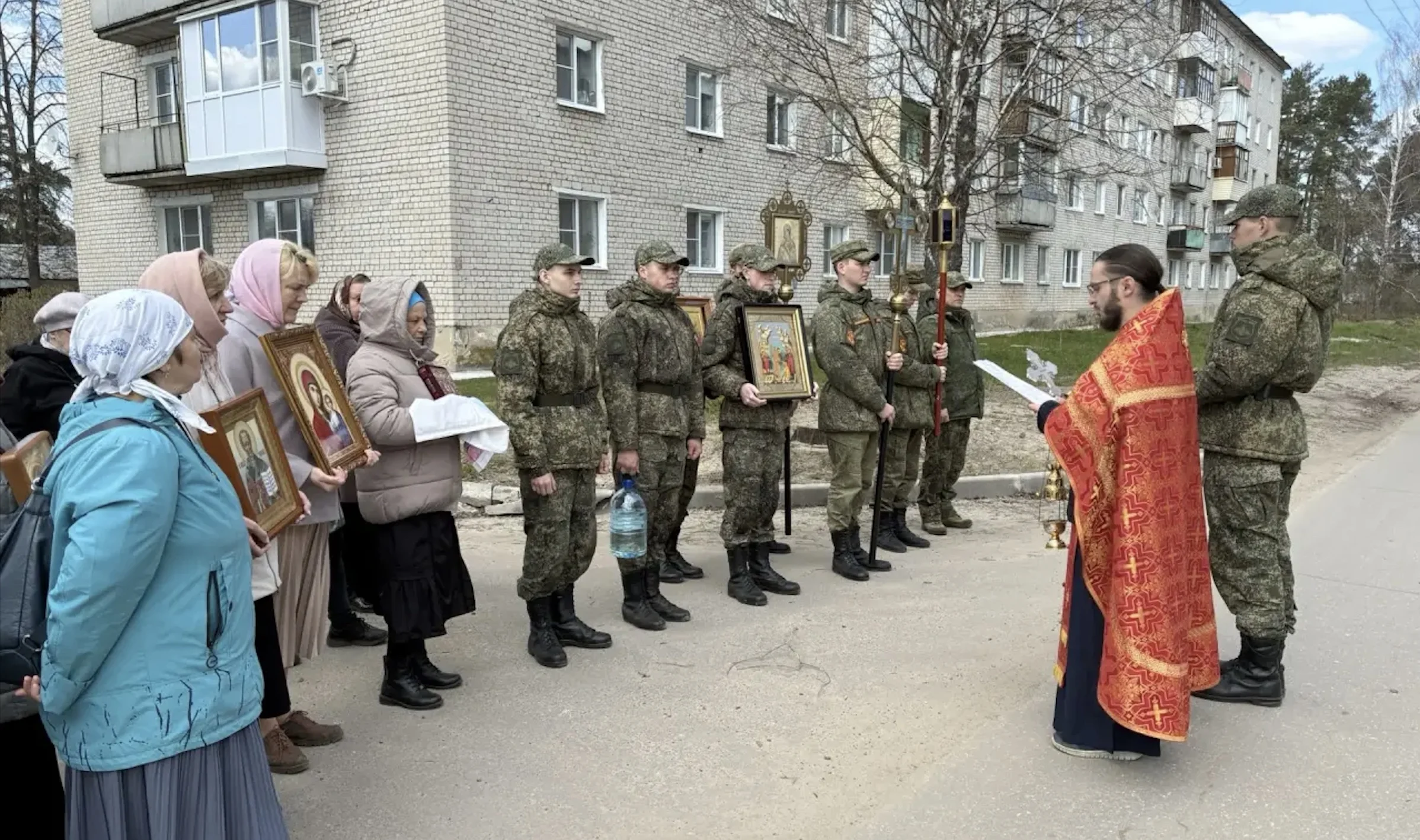 Крестный ход с молитвой о мире